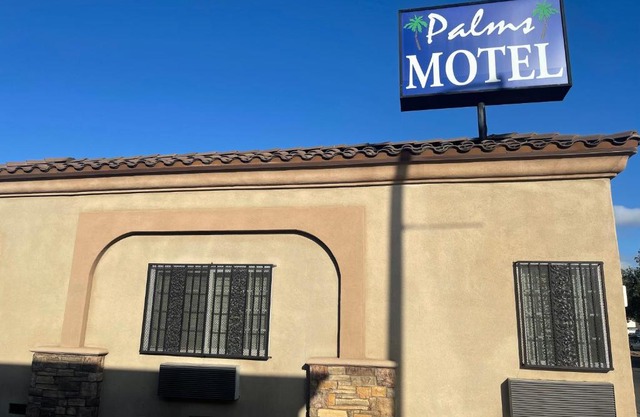 Palms Motel