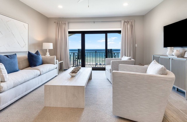 Palms of Seagrove C13- Gulf Front, Beach Access, Bikes, Pool