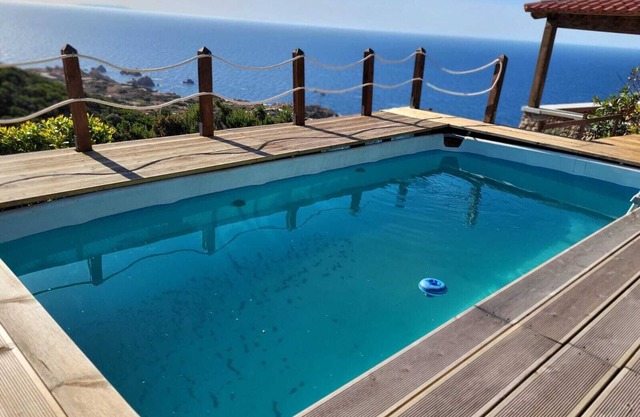 Panoramic villa with exclusive pools