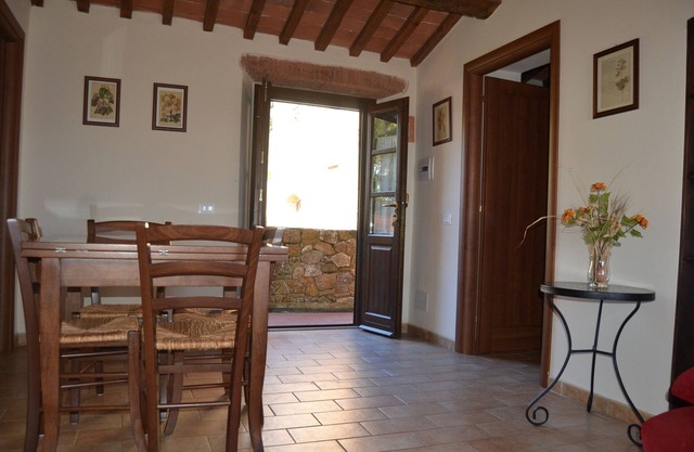 Panoramic three-room apartment in a charming medieval village with swimming pool, tennis, in the countryside near the sea