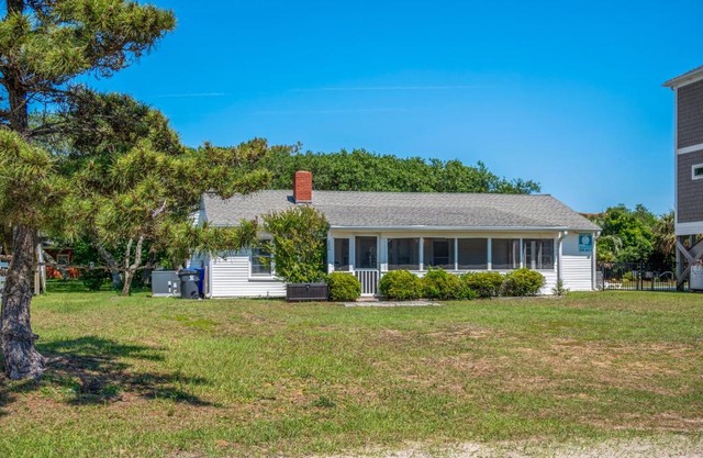 Papas Place by Oak Island Accommodations