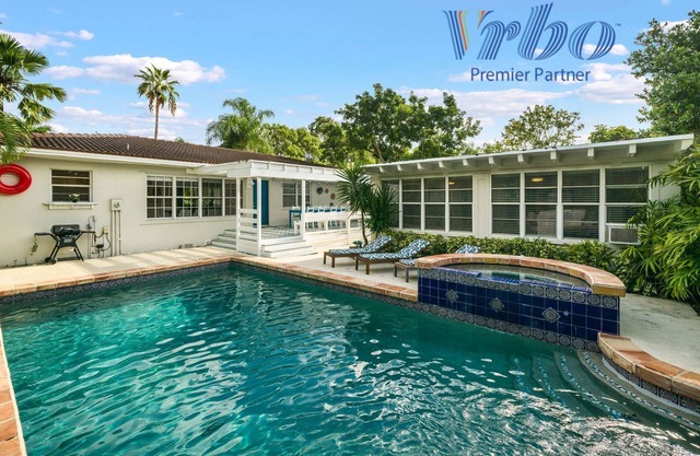 ★ PARADISE 5BR/4BA VILLA W POOL PERFECT LOCATION ❤️
