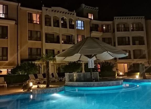 Paradise Bay D8 Apartment