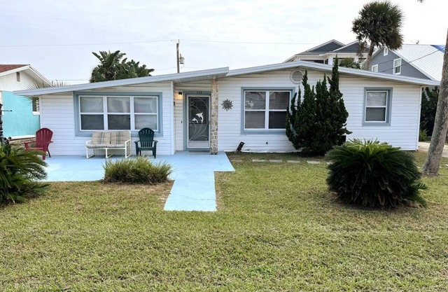 'Paradise ' Beach Home - Just Steps from Secluded Beach!