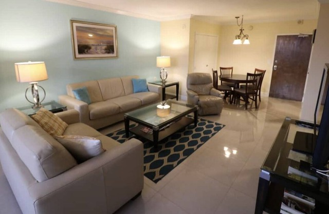 Paradise in Fort Lauderdale Galt ocean on the beach and in the Sand