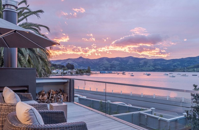 PARADISE PALMS - AKAROA HOLIDAY APARTMENT, romantic in Akaroa