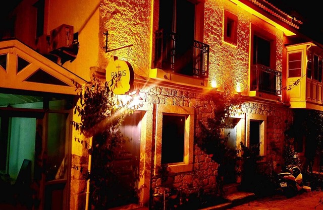Paris Alacati Butik Otel