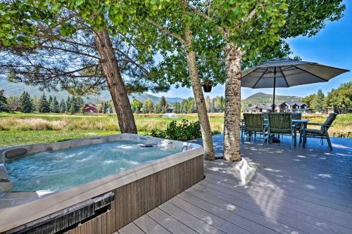 Park City Townhome with Hot Tub and Mountain Views!