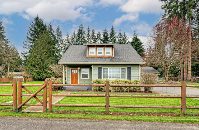 Park like setting and fenced, 3 bed 2.5 bath updated 1920 farmhouse-Covered Deck