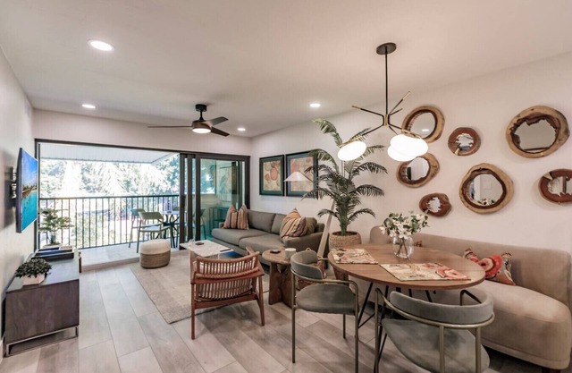Park Shore Resort-BLDGC#218*Amazingly remodeled*