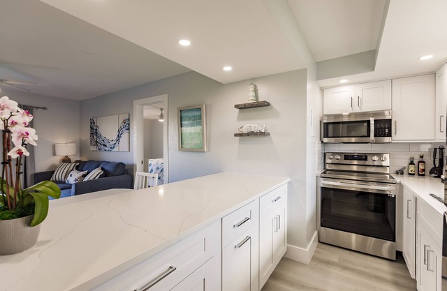 Park Shore Resort Remodeled Deluxe Condo 2nd Floor