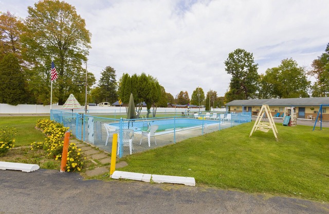 Parkside Motel By OYO Meadville Conneaut Lake