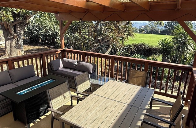 Parkside Paradise: Charming 3-bedroom house in marvelous San Diego with WiFi, AC