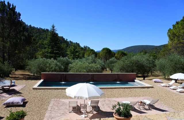 Partial privatization Bastide, exceptional park, olive grove, swimming pool, Provence