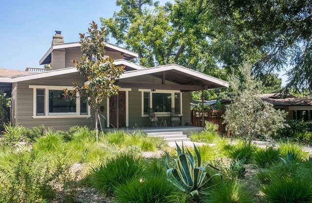 Pasadena Bungalow in Historic Bungalow Heaven, 10 minutes from the Rose Bowl