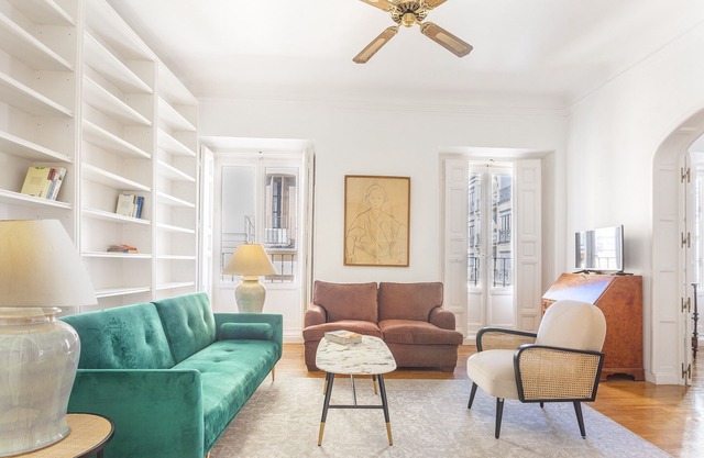 Paseo del Prado II apartment in Madrid