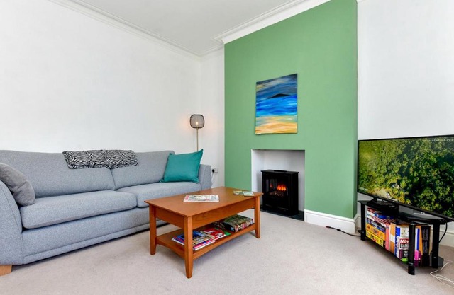 Pass the Keys Beautifully Renovated Mumbles Home with Parking