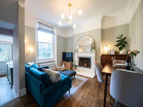Pass the Keys Boutique apartment 15 mins bus to Central London