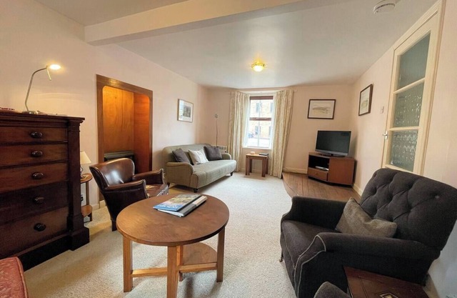 Pass the Keys | Charming & Cosy Traditional Scottish Cottage