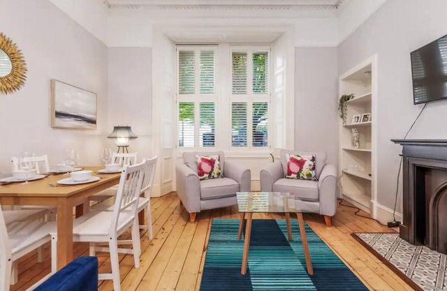 Pass The Keys | Main Door 3 Bed Apartment with Free Parking