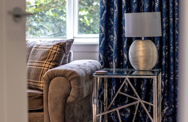 Pass the Keys | Renfrew Town Centre, Easy Link to Glasgow City