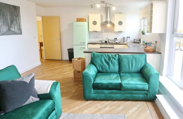 Pass the Keys | Roof Terrace Flat + Parking Mins From Manchester