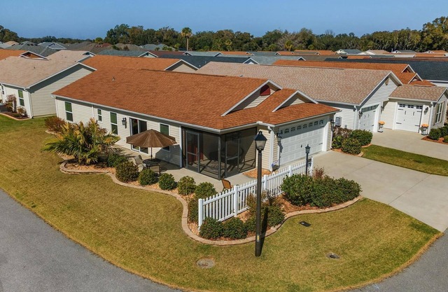 Patio Villla - Pet Friendly 2/2 Home, The Villages Florida with Golf Cart option