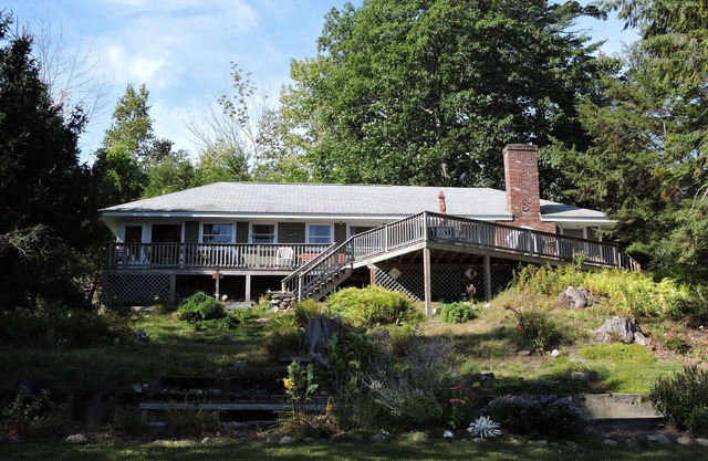 Patrician Shores Winnipesaukee Home Right On The Beach