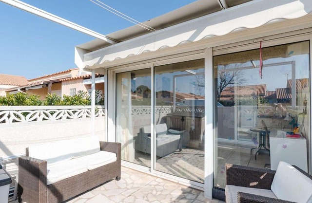 Pavillon Studio Mezzanine Climatisé avec Piscine et WIFI, Proche Plage à Gruissan - FR-1-409-240