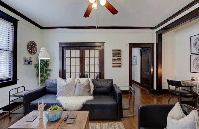 PB 2 · 1900's Historic Getaway - Prime Midtown Location!