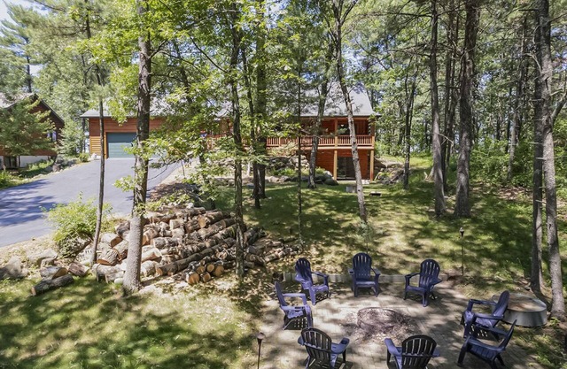 PEACE AND QUIET SAND VALLEY Spacious log home with tranquil lake view