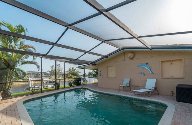Peace River Retreat Waterfront w/ Heated Pool