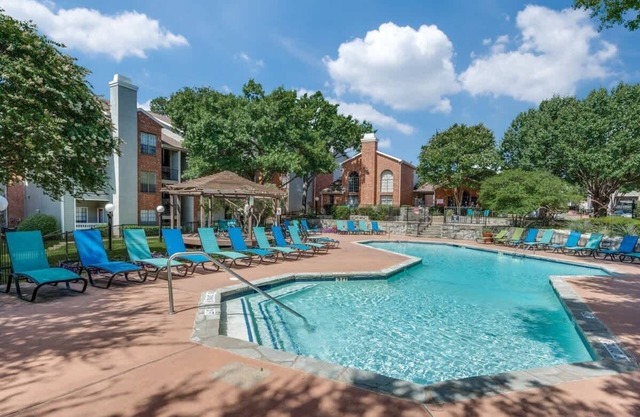 Peaceful 1BR King Suite w/Pool, Gym & Parking 04