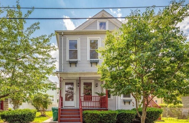 Peaceful 1BR with office space perfect for students & professionals