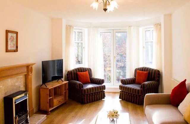Peaceful 2 Bedroom Apartment in Edinburgh