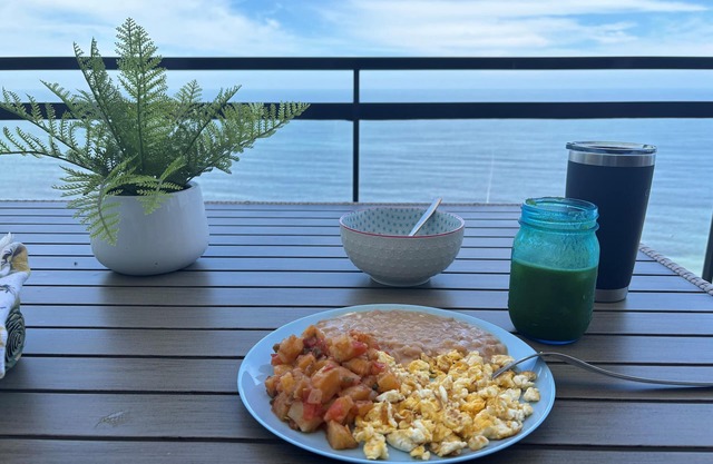 PEACEFUL 2BR condo, fully equipped, beach access.