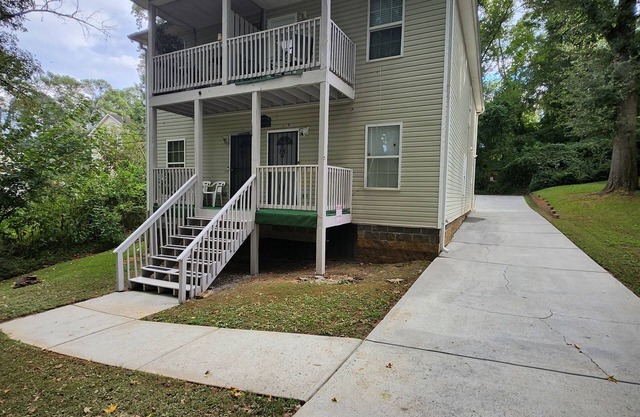 Peaceful 4-bedroom townhome with AC in Atlanta