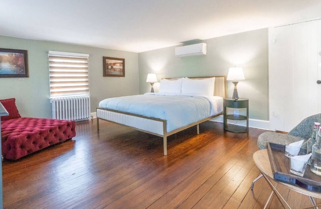 Peaceful and Cozy Room Combo in Lambertville