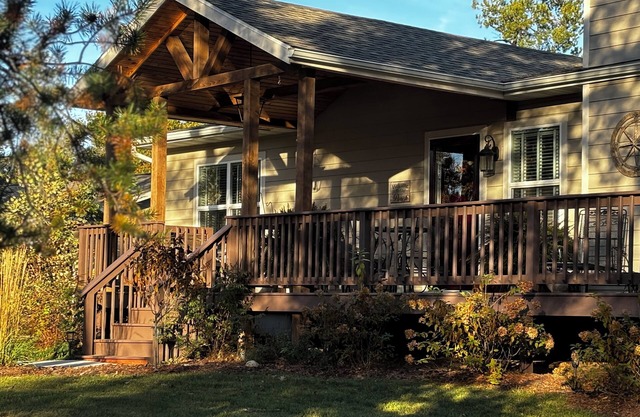 Peaceful Cottage on the Pines Golf Course, so close to Sand Valley Golf Resort!