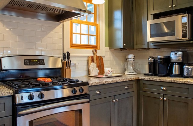 Peaceful country home with great kitchen & location