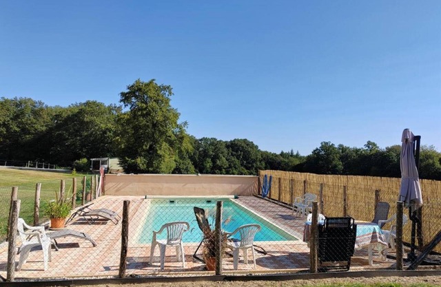 Peaceful Family Getaway in Nature with Shared Pool and Activities