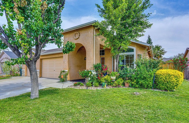 Peaceful Fresno Home, Near Popular Wineries!