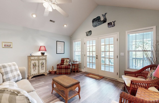 Peaceful home close to the beach with large yard, porch, W/D, & AC