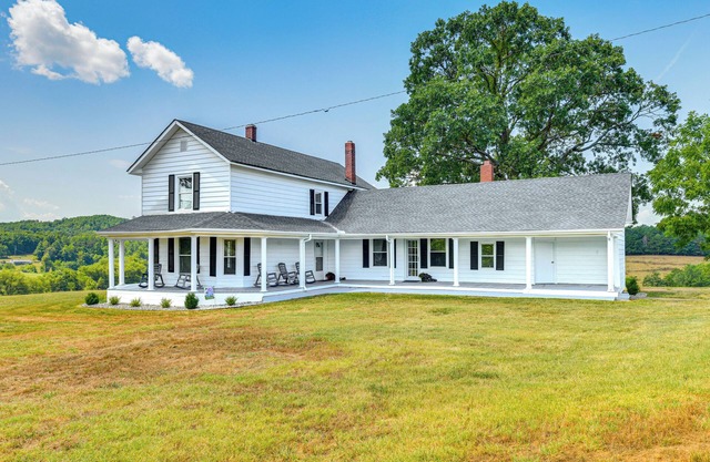Peaceful Lenoir Home w/Valley & Mountain Views!