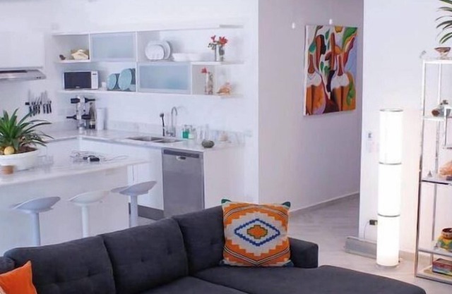 Peaceful Luxury Condo 1 minute to Beach & Town ✨