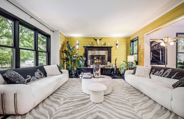 ♕ Peaceful Luxury: Unique Designer Home w/Cinema & More. Sleeps 9