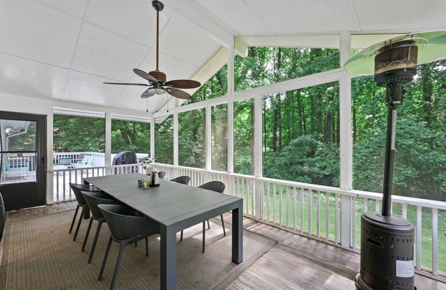 Peaceful Neighborhood Retreat Near Downtown Atlanta: Pet-friendly with Screened Porch & Grill