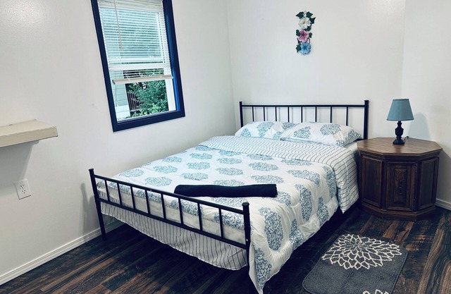 Peaceful Nest.nSpacious 4-bedroom house in cool Buffalo with WiFi, AC