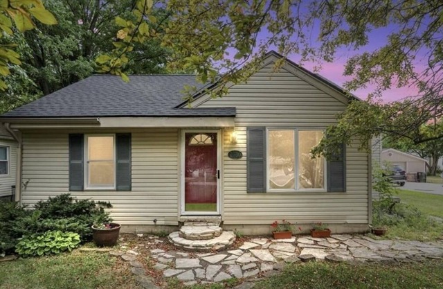 Peaceful Rochester Home, Quiet and Charming!