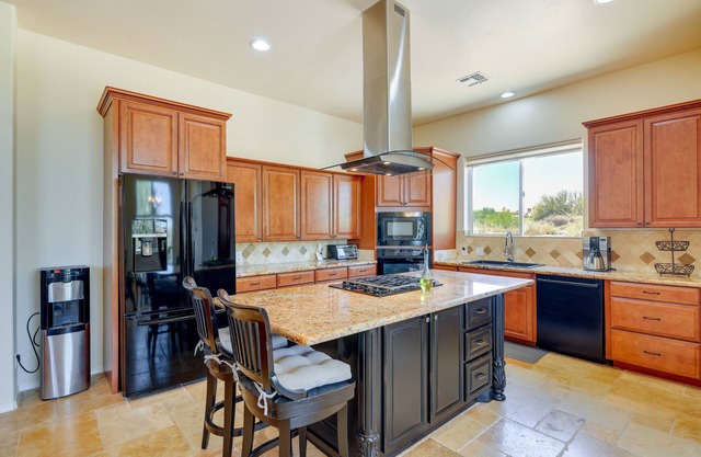 Peaceful Scottsdale Home w/Patio & Mountain Views